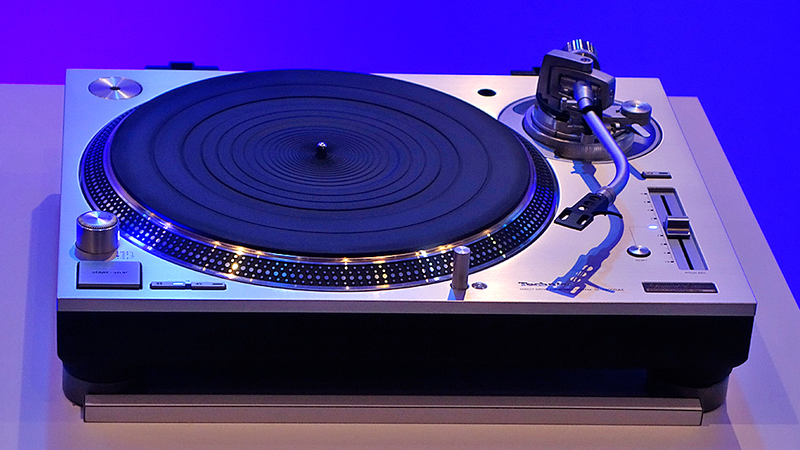 Illustration for article titled The Technics 1200 Turntable Is Back
